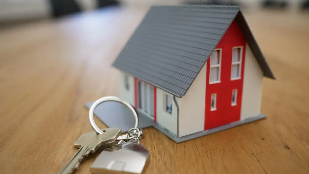 When Does A Guest Become A Tenant? | The Landlord’s Guide — article featured header image